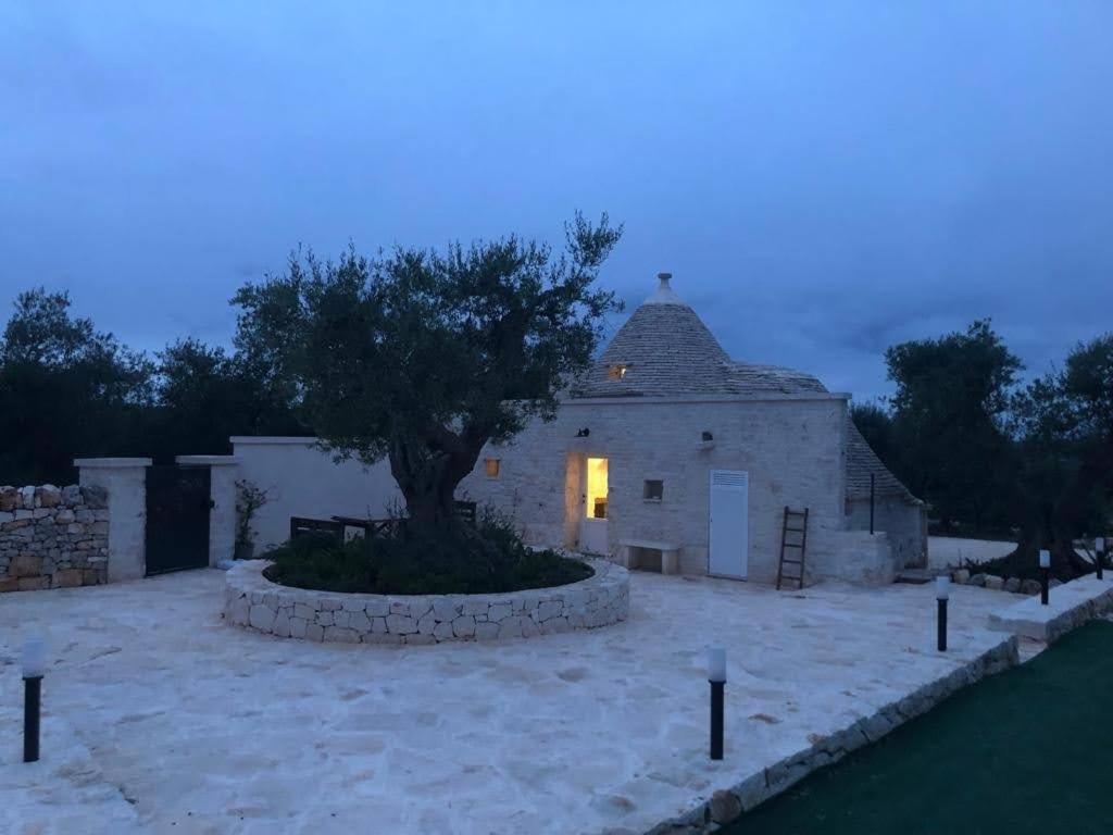 Trullo Dell' Edera Con Piscina Privata Apartment Alberobello Exterior photo