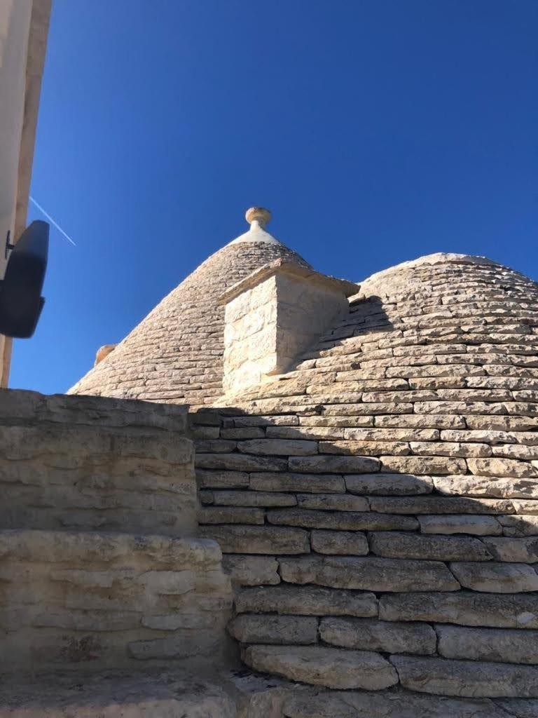 Trullo Dell' Edera Con Piscina Privata Apartment Alberobello Exterior photo