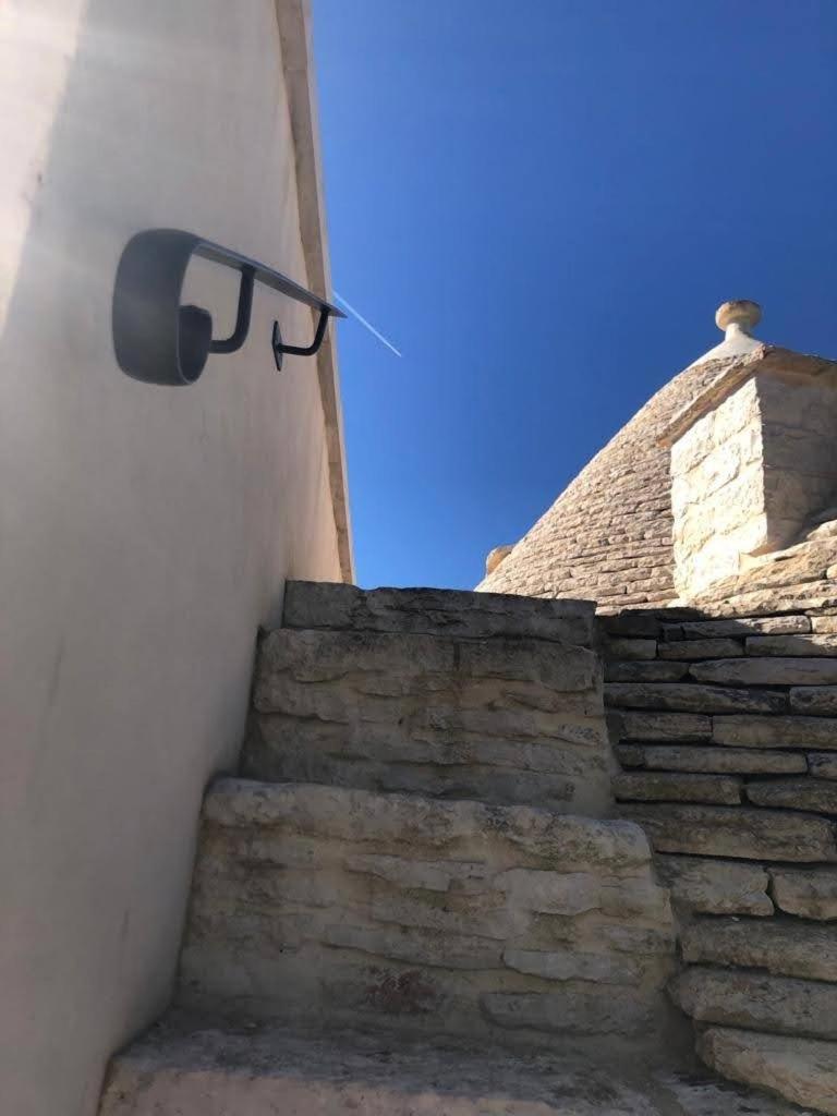 Trullo Dell' Edera Con Piscina Privata Apartment Alberobello Exterior photo