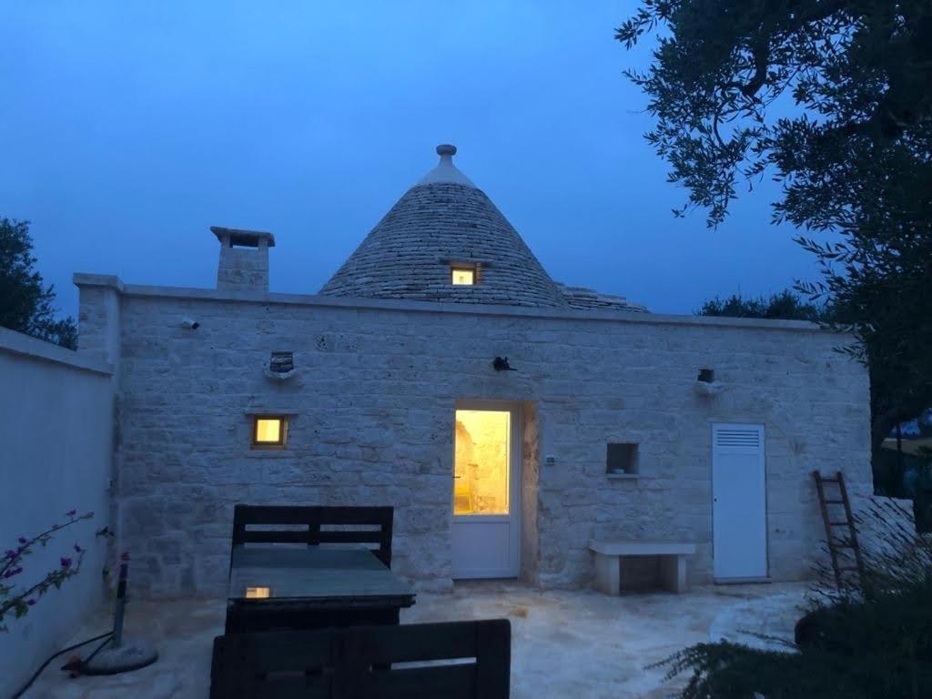 Trullo Dell' Edera Con Piscina Privata Apartment Alberobello Exterior photo